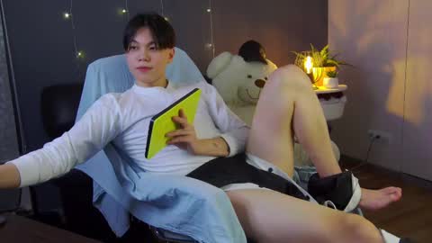 just_gay_ online show from 02.14.25