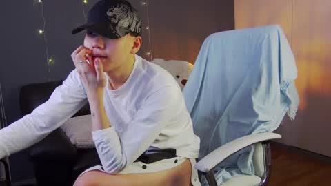 just_gay_ online show from 02.15.25