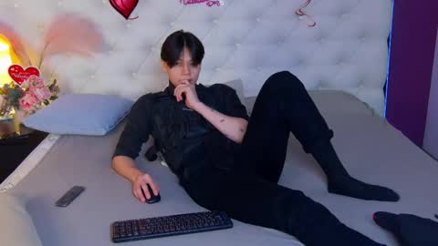 just_gay_ online show from 02.18.25