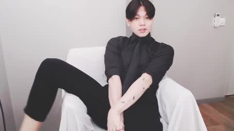 just_gay_ online show from 02.20.25