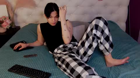 just_gay_ online show from 02.28.25