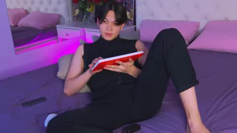 just_gay_ online show from 03.08.25