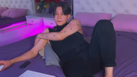 just_gay_ online show from 03.09.25