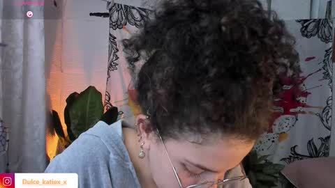 Snapshot of just_katiex chatting on 02.13.25 Sofia online show from 02.13.25