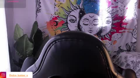 Snapshot of just_katiex chatting on 02.18.25 Sofia online show from 02.18.25