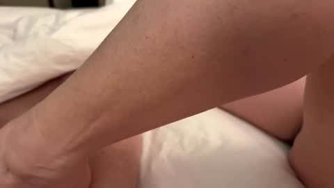 Snapshot of just_ur_avg_cpl chatting on 10.26.25 justuravgdad justuravgmom online show from 10.26.25