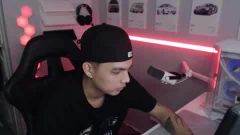 Snapshot of justagamerxxx chatting on 12.22.25 Rhys online show from 12.22.25