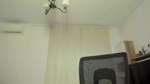 Chloe online show from 10.18.25