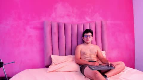 JUSTIN Y JAZMIN online show from 12.16.25