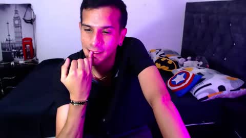 Snapshot of justin_melendez chatting on 10.08.25 JUSTIN online show from 10.08.25