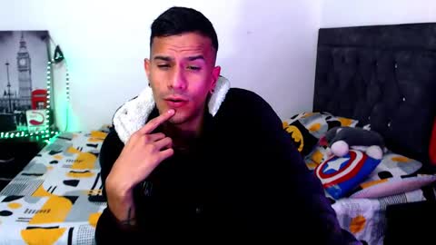 Snapshot of justin_melendez chatting on 10.12.25 JUSTIN online show from 10.12.25