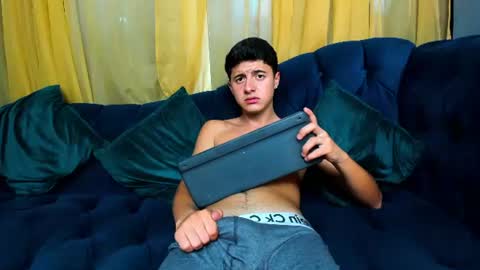 Snapshot of justin_ortiz chatting on 06.11.26 Justin Ortiz online show from 06.11.26