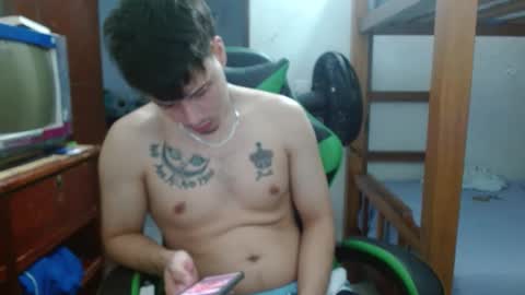 justin_taylor02 online show from 10.23.25