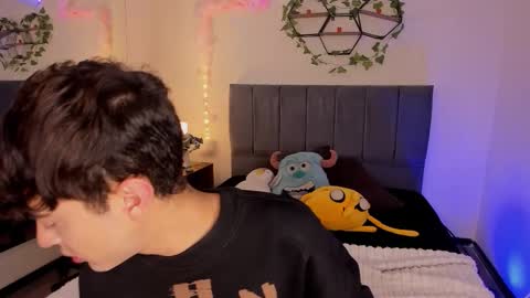 Snapshot of justinbe_ chatting on 02.12.26 Justin online show from 02.12.26