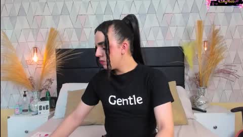 Snapshot of justineperry chatting on 02.18.26 Justine online show from 02.18.26