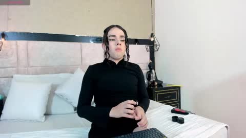 Snapshot of justineperry chatting on 02.24.26 Justine online show from 02.24.26