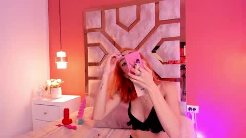 Mia online show from 04.10.26