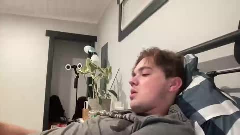 Snapshot of justsoboredlol chatting on 10.22.25 justsoboredlol online show from 10.22.25