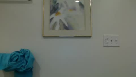 J and Sugar snap pea online show from 02.13.25