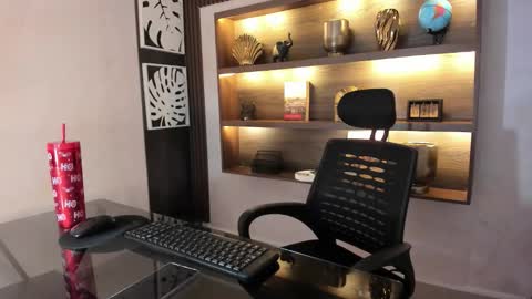 Snapshot of kaate_sweett chatting on 11.28.25 kaate_sweett online show from 11.28.25