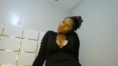 Snapshot of kadime001 chatting on 02.13.25 kadime online show from 02.13.25