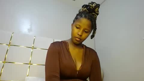 Snapshot of kadime001 chatting on 02.13.25 kadime online show from 02.13.25