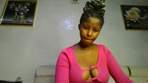 Snapshot of kadime001 chatting on 02.18.25 kadime online show from 02.18.25