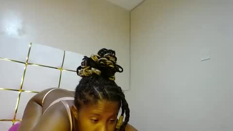 Snapshot of kadime001 chatting on 02.19.25 kadime online show from 02.19.25