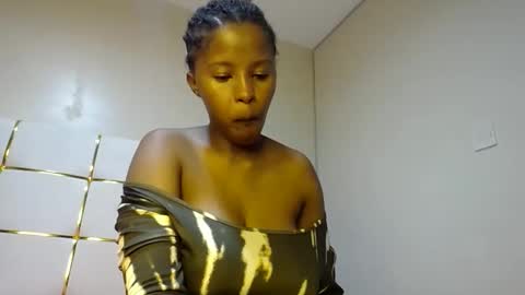 Snapshot of kadime001 chatting on 02.21.25 kadime online show from 02.21.25
