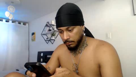 Snapshot of kaelsantos chatting on 10.16.25 online show from 10.16.25
