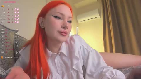 Snapshot of kahasani chatting on 12.13.25 Kira online show from 12.13.25