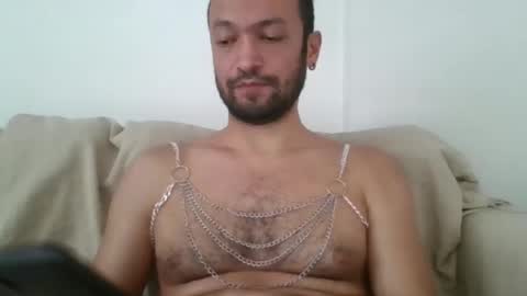 Snapshot of kahramantik chatting on 03.04.25 Turkish boy33 online show from 03.04.25