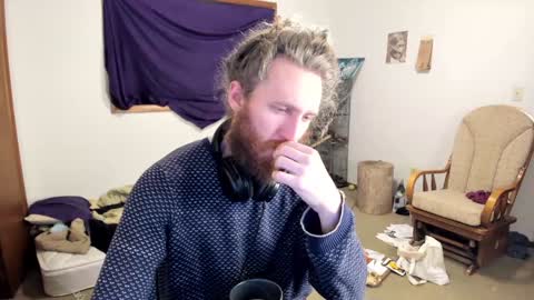 Snapshot of kaiku77 chatting on 12.31.24 Kaiku77 online show from 12.31.24