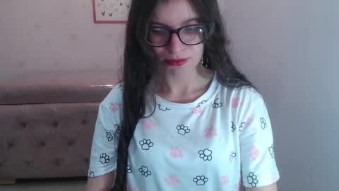 Snapshot of kailee_ch chatting on 04.11.26 Kailee online show from 04.11.26