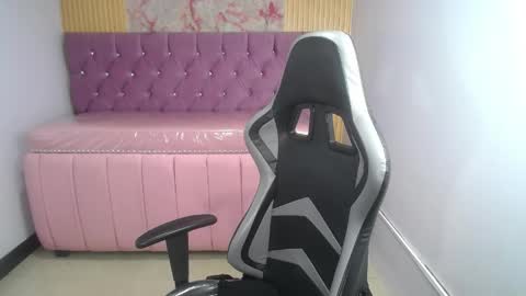 Snapshot of kailee_ch chatting on 04.13.26 Kailee online show from 04.13.26