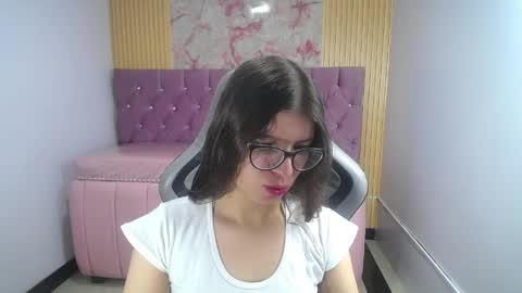 Snapshot of kailee_ch chatting on 04.15.26 Kailee online show from 04.15.26