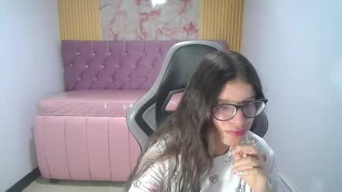 Snapshot of kailee_ch chatting on 04.16.26 Kailee online show from 04.16.26