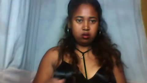 Snapshot of kaillah chatting on 11.26.25 kaillah online show from 11.26.25