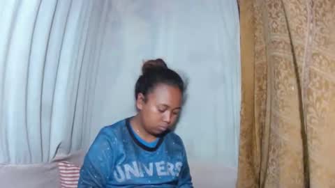 Snapshot of kaillah chatting on 12.16.25 kaillah online show from 12.16.25