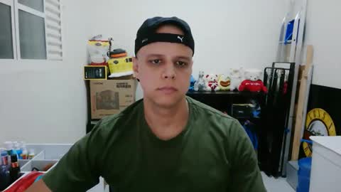 Snapshot of kaiserdoom chatting on 12.13.25 kaiserdoom online show from 12.13.25