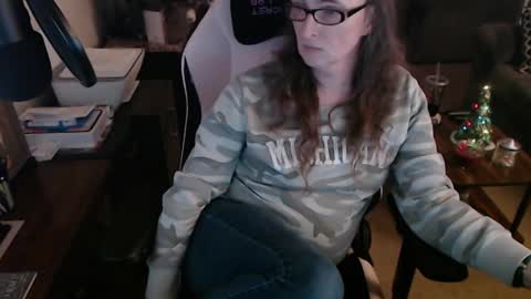 Snapshot of kait331 chatting on 12.19.24 Camprincess331 online show from 12.19.24