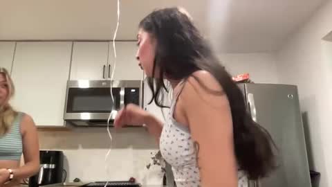 Kaitlyn Beckham online show from 09.17.25