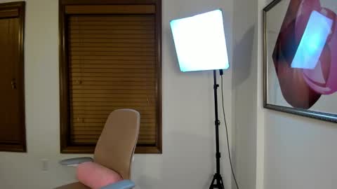 Snapshot of kaiyanui chatting on 12.20.24 Kaiya online show from 12.20.24