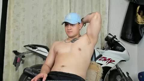 Snapshot of kaledd_musclee chatting on 01.10.25 Kaledd musclees room Master online show from 01.10.25