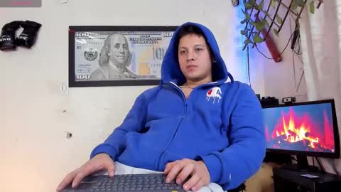 Snapshot of kaledd_musclee chatting on 02.22.25 Kaledd musclees room Master online show from 02.22.25