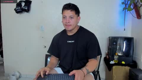 Snapshot of kaledd_musclee chatting on 03.04.25 Kaledd musclees room Master online show from 03.04.25