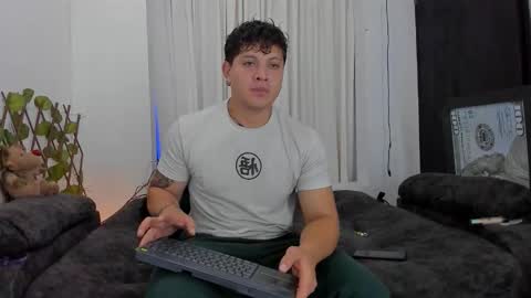 Snapshot of kaledd_musclee chatting on 10.23.25 Kaledd musclees room Master online show from 10.23.25