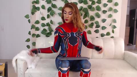 Snapshot of kalola_guerra chatting on 12.21.24 kalola_guerra online show from 12.21.24