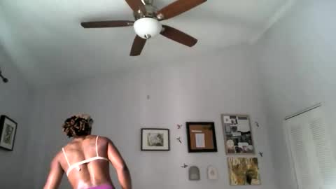 Snapshot of kalypsodynasty chatting on 10.29.25 Kalypso Dynasty online show from 10.29.25