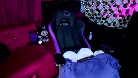 Snapshot of kalypzo_ chatting on 11.28.25 Kalypzo online show from 11.28.25